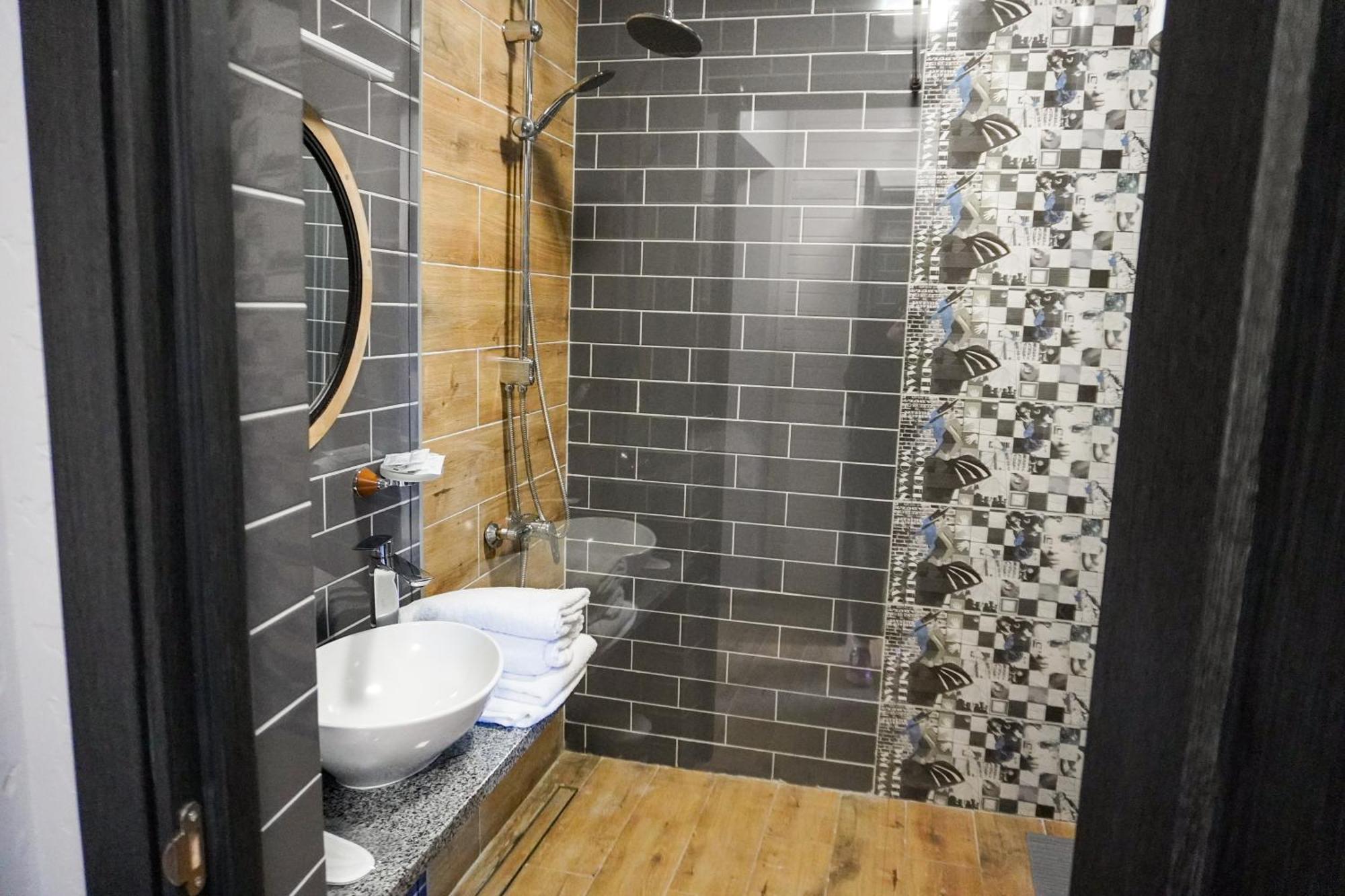 Na Pagorbi Lutsk Hotel Екстериор снимка