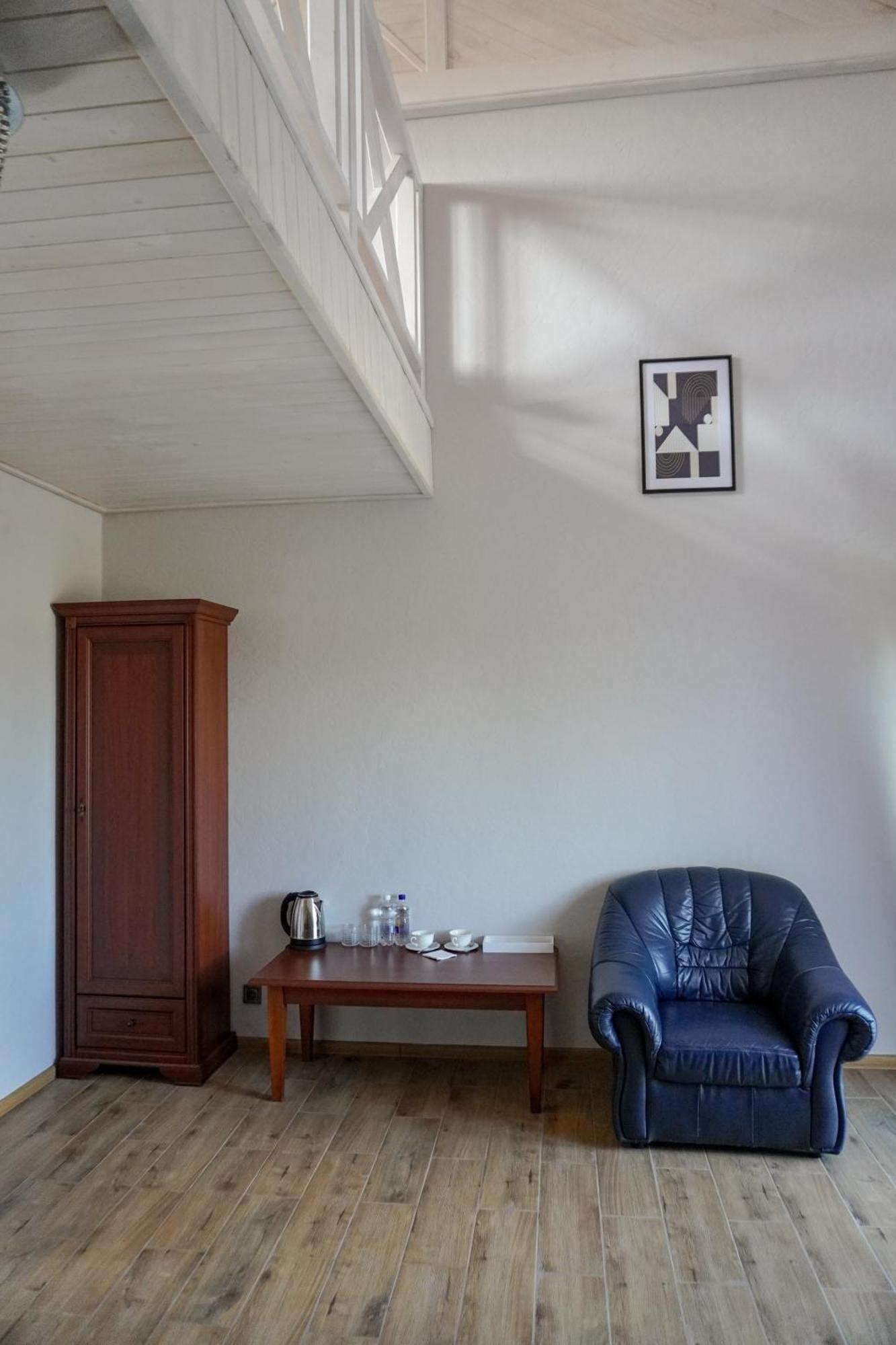 Na Pagorbi Lutsk Hotel Екстериор снимка