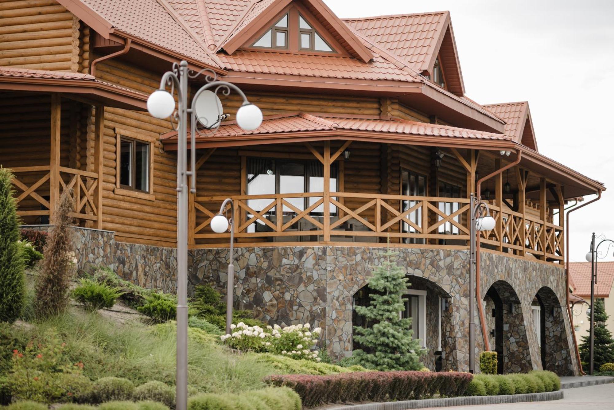 Na Pagorbi Lutsk Hotel Екстериор снимка