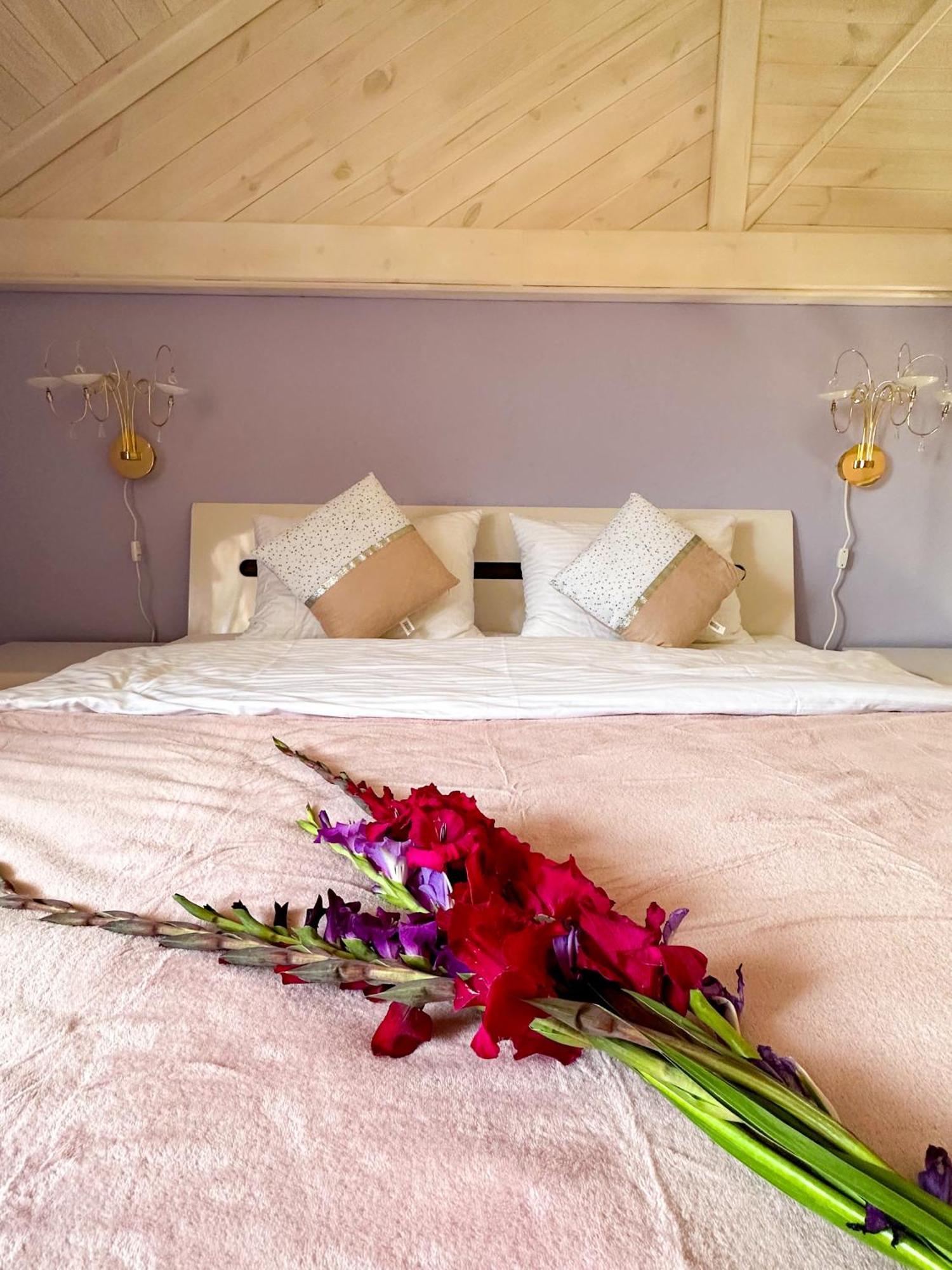 Na Pagorbi Lutsk Hotel Екстериор снимка